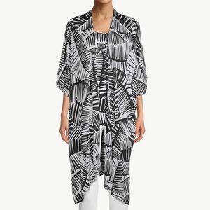 NWT Chico’s Black and White Ruana
